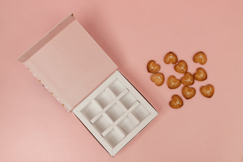 Pink Heart Magnetic Chocolate Box (Cavity of 12 pcs)