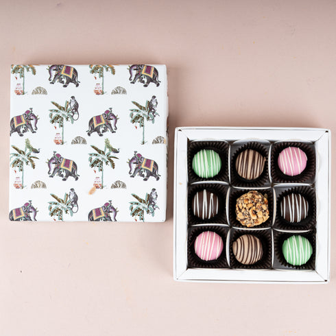 Van Mahal Gold Foil Rigid Chocolate Box (Ivory - Cavity of 9 pcs)