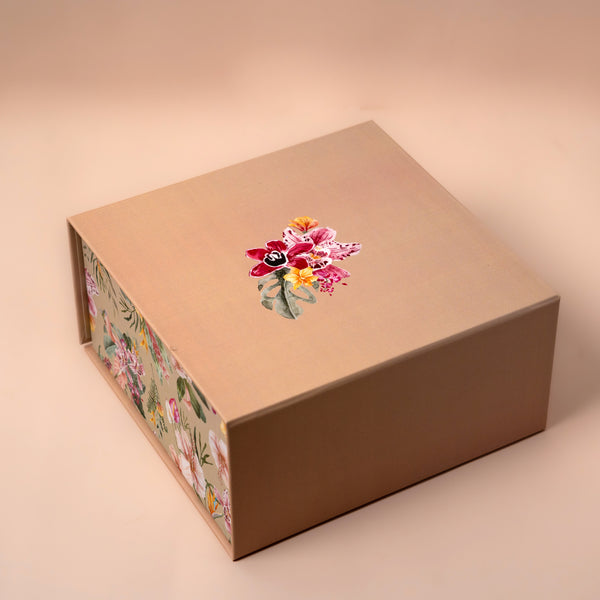 Botanical Almond Magnetic Box