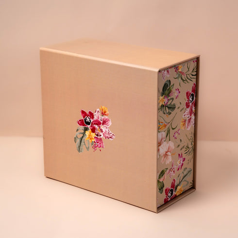 Botanical Almond Magnetic Box