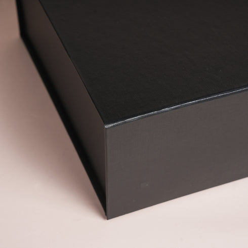 Collapsible Magnetic Black Box